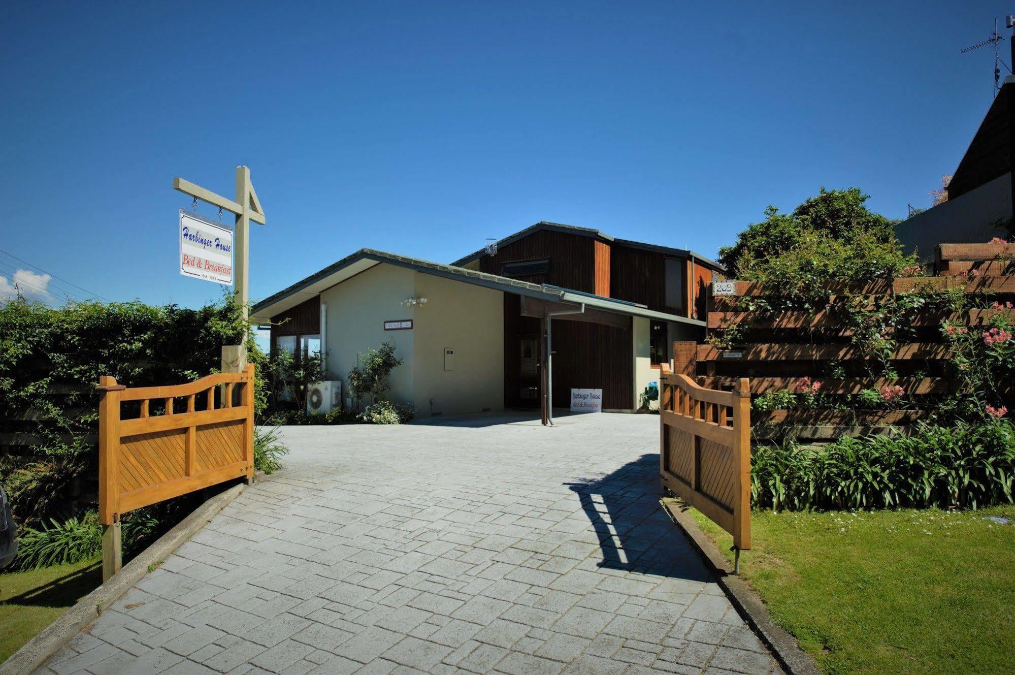 לינה וארוחת בוקר טאורנגה Harbinger House מראה חיצוני תמונה