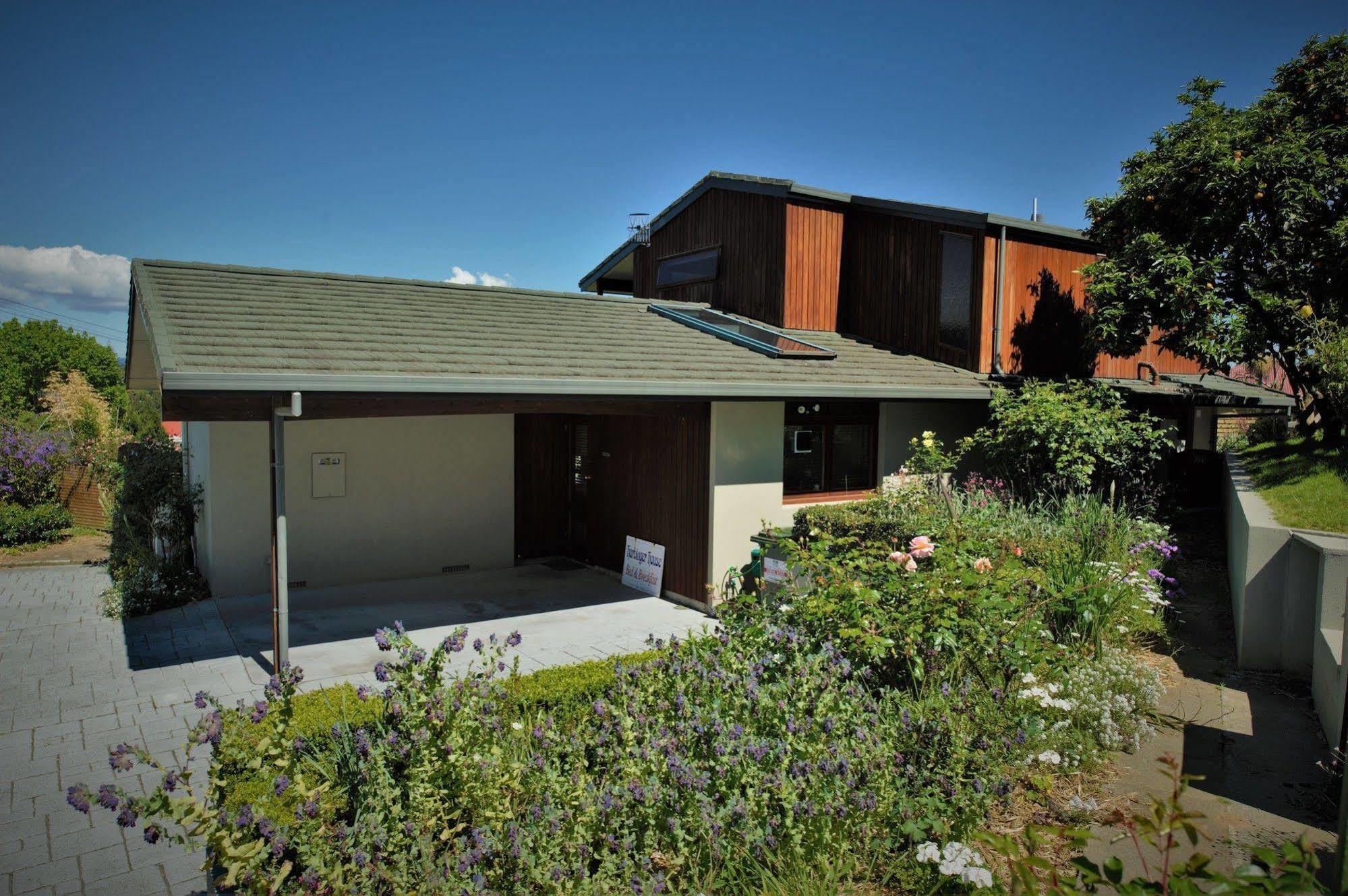 לינה וארוחת בוקר טאורנגה Harbinger House מראה חיצוני תמונה